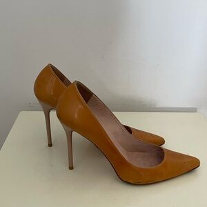Stewart Weitzman, beige, patent leather pumps